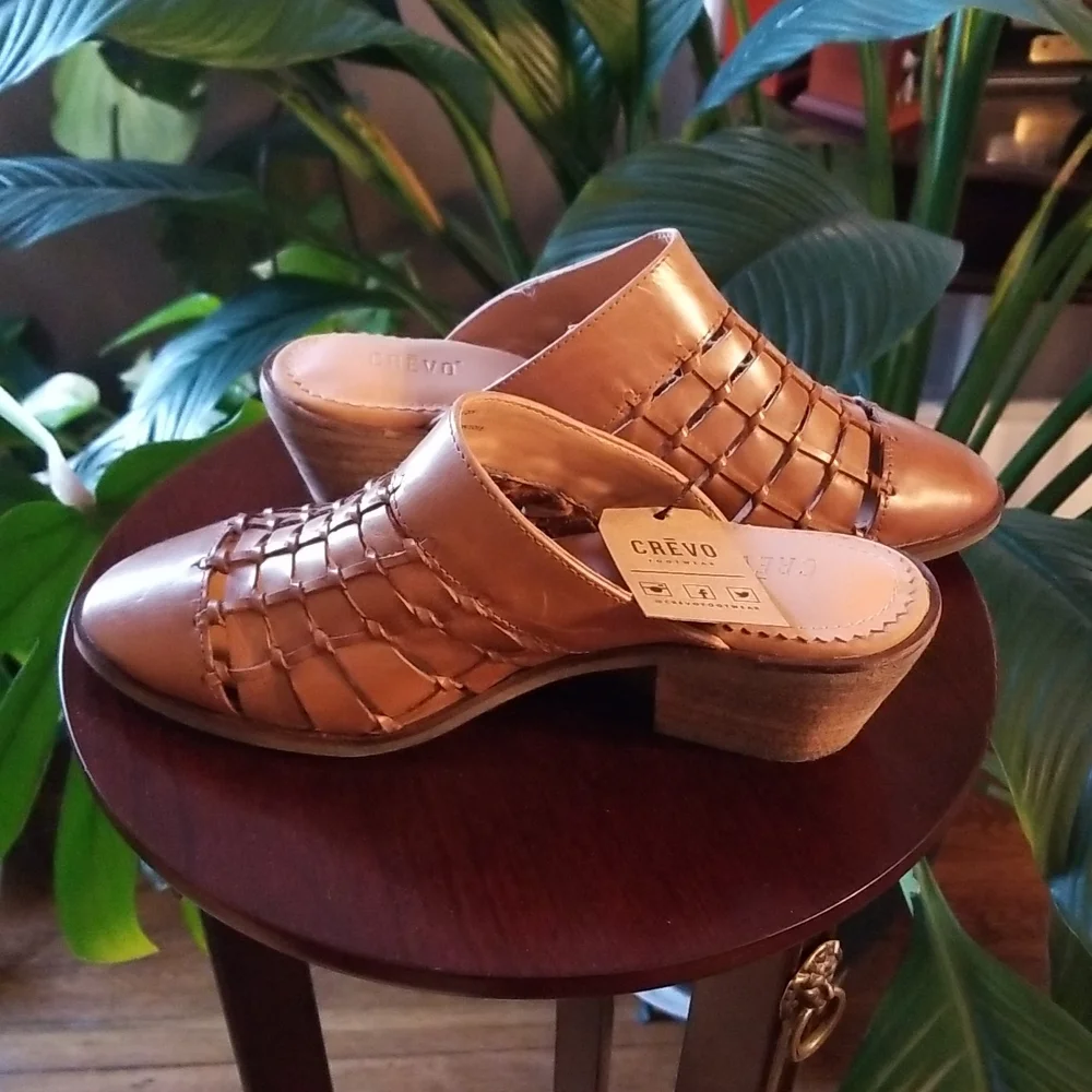 Crevo brown leather memory foam shoes. - Picture 2 of 4